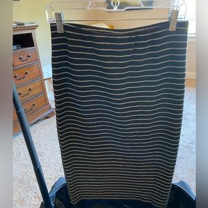 Mossimo med black and gray pencil skirt